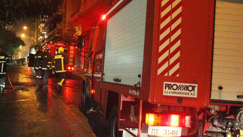 Μεγάλη πυρκαγιά σε βιοτεχνία χαρτικών στο Μενίδι (βίντεο)